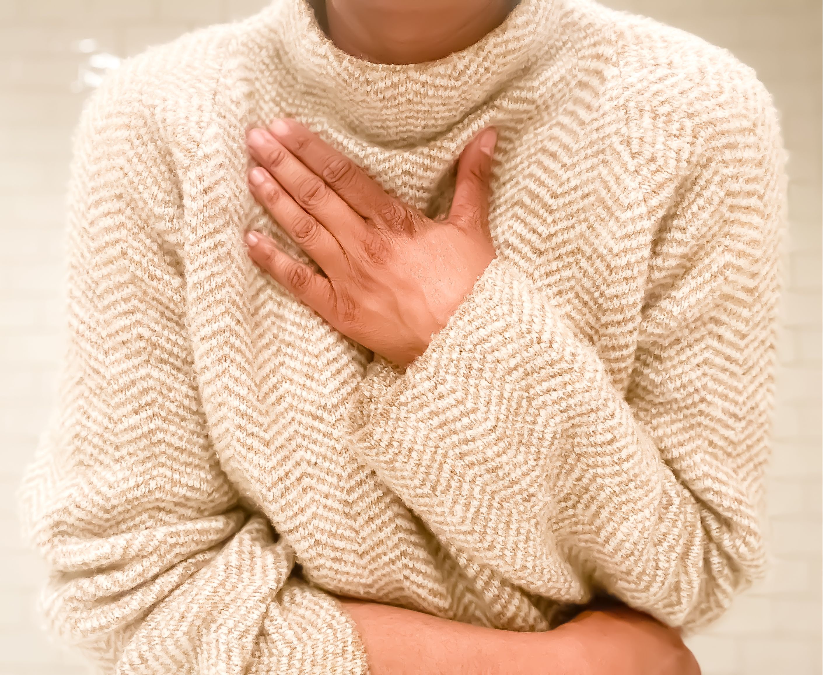 african american woman experiences shortness of breath